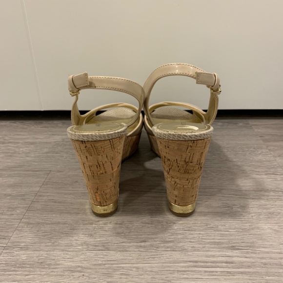 Nude Marc Fisher cork wedge heels size 6.5 - Picture 4 of 7